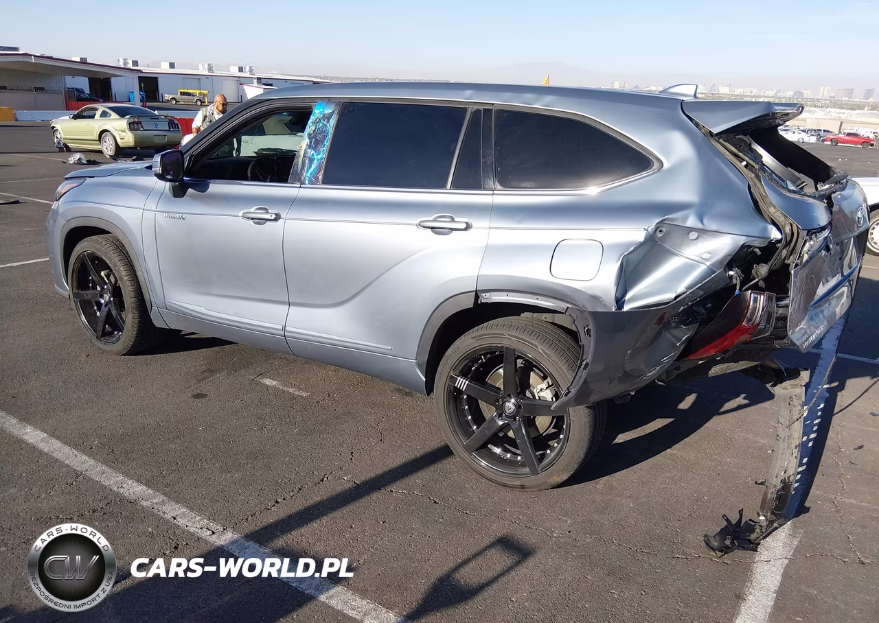 2020 Toyota Highlander Hybrid Le VIN:5TDZARAH5LS002213 - 3