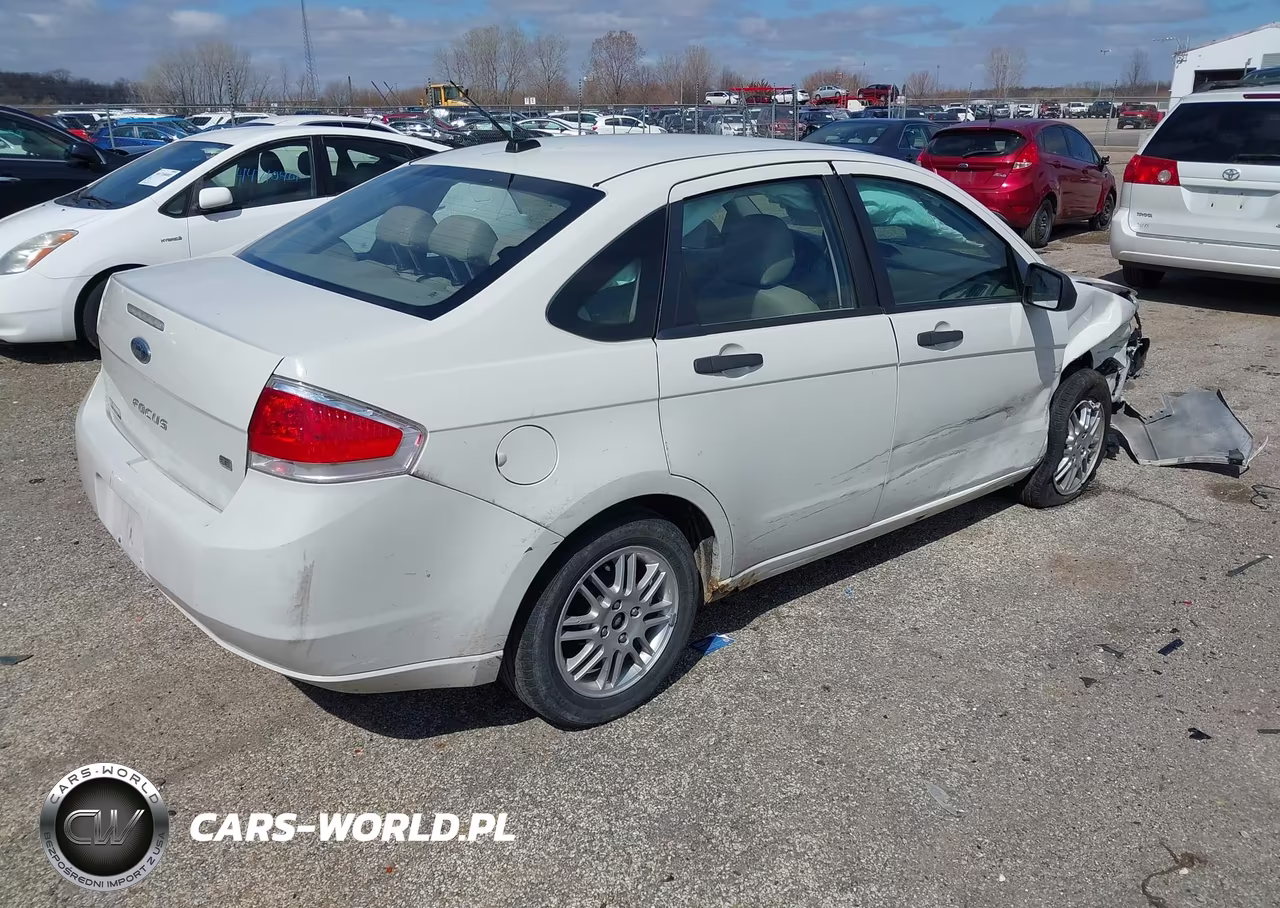 2010 Ford Focus Se VIN:1FAHP3FN0AW293132 - 4