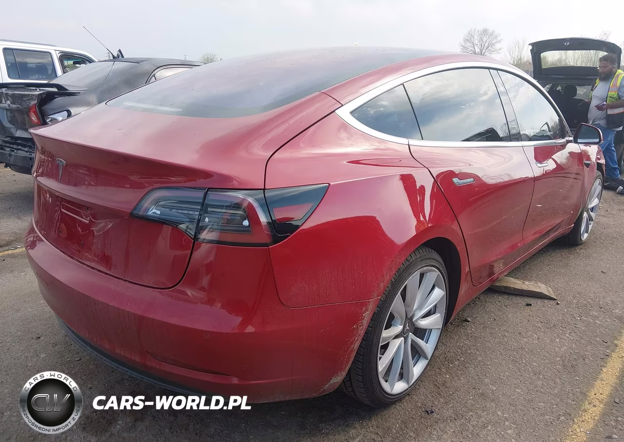 2018 Tesla Model 3 Long Range-Mid Range VIN:5YJ3E1EA3JF013639 - 4