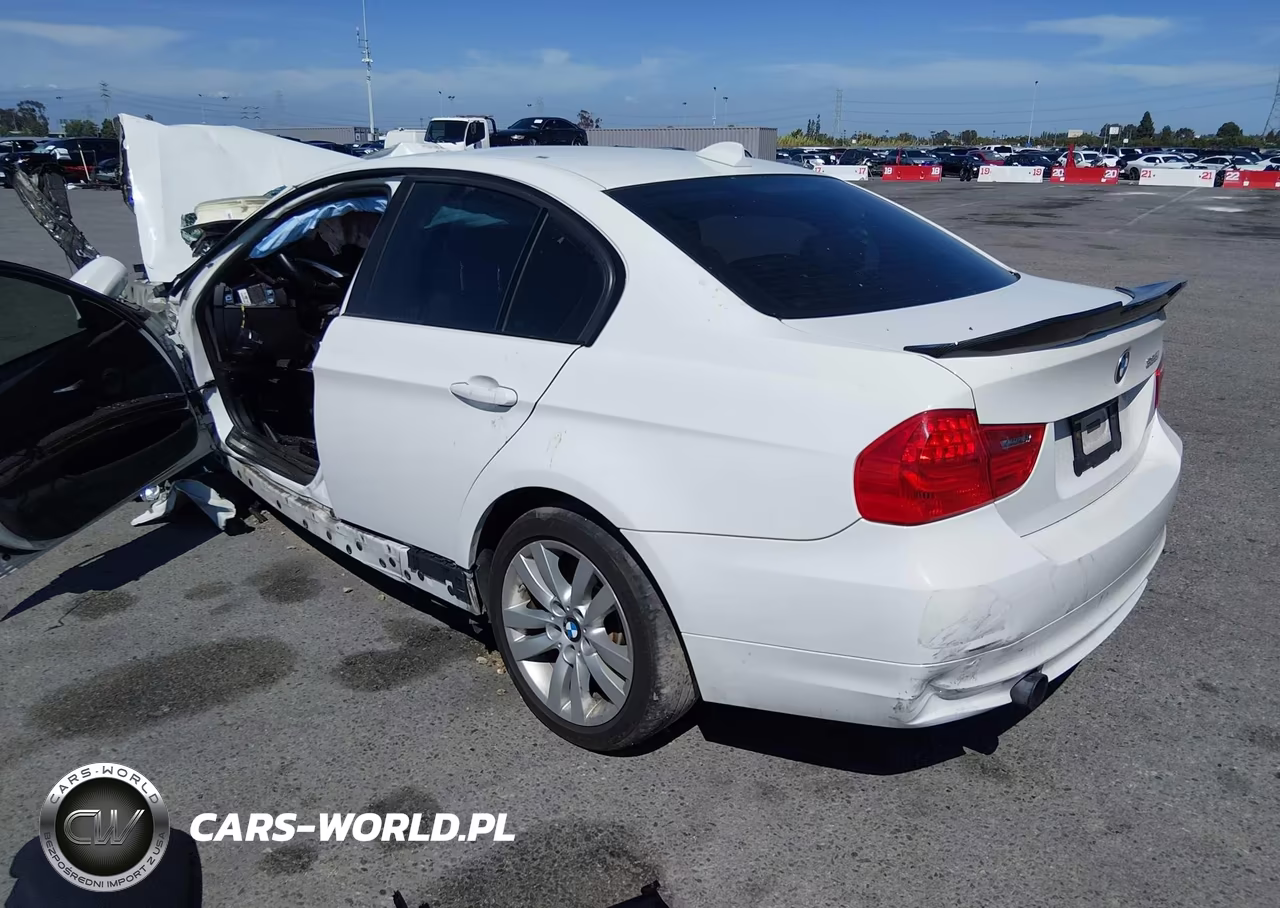 2011 BMW 335I xDrive VIN:WBAPL5G59BNN22164 - 3