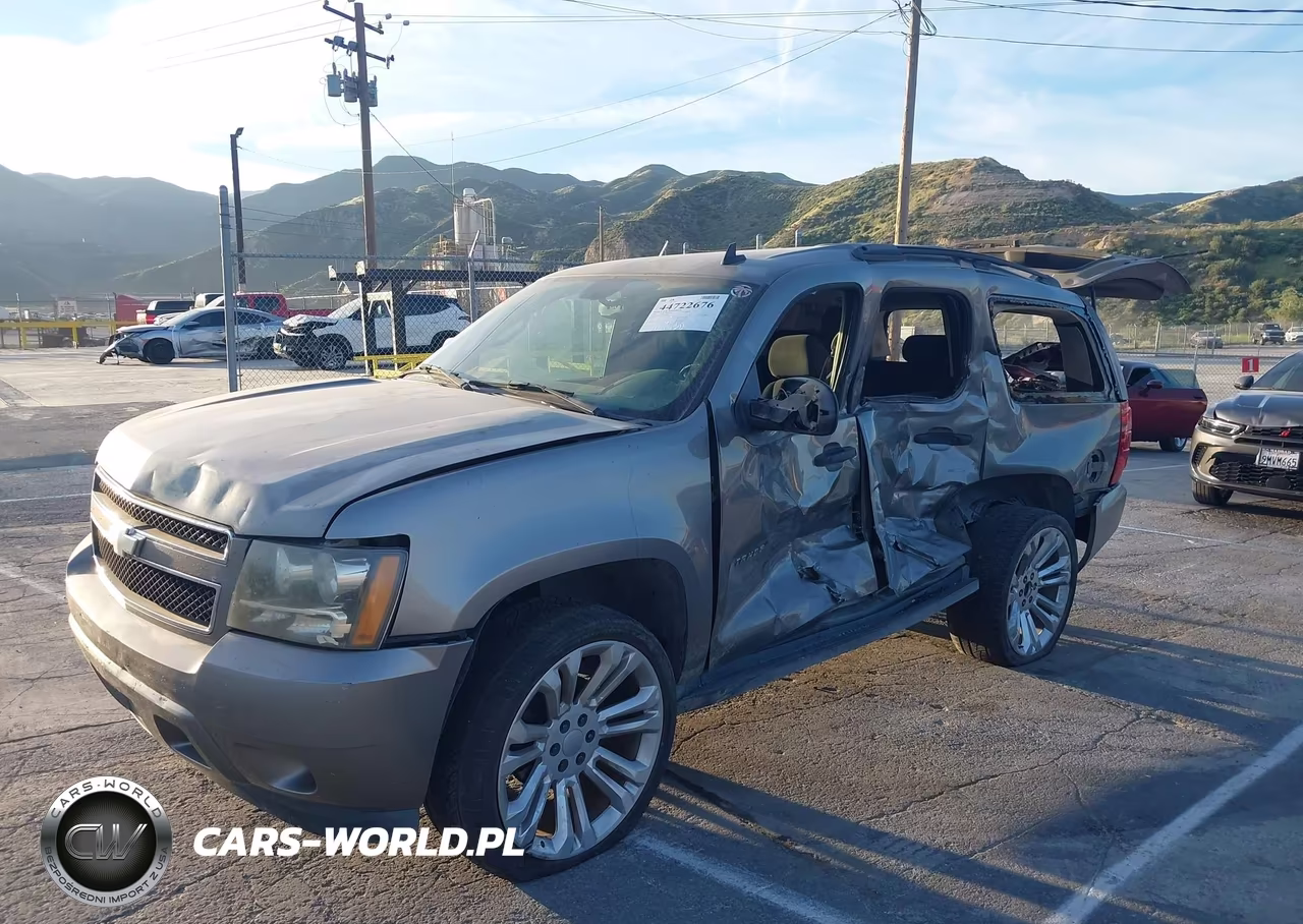 2007 Chevrolet Tahoe Ls VIN:1GNFC13097J404753 - 13