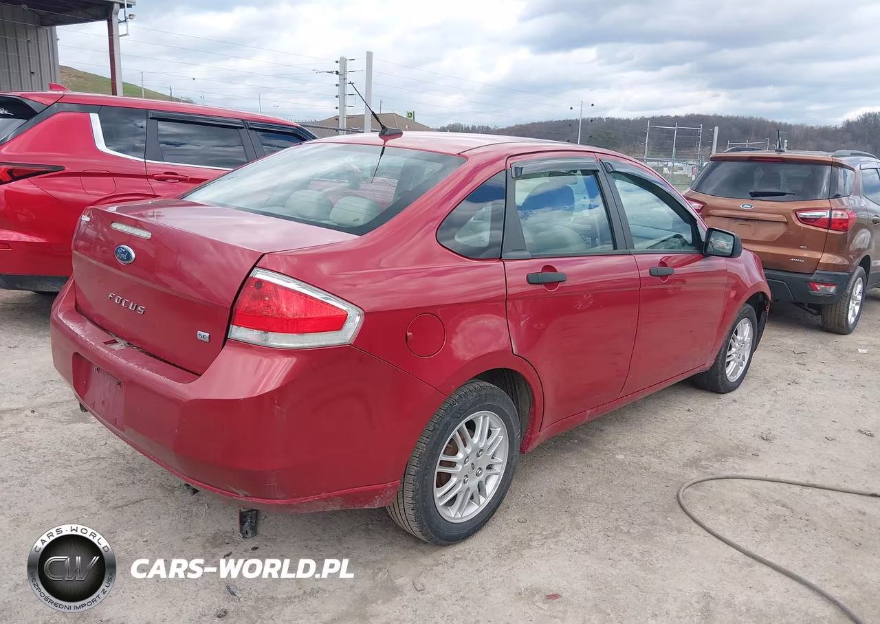 2010 Ford Focus Se VIN:1FAHP3FN2AW122429 - 4