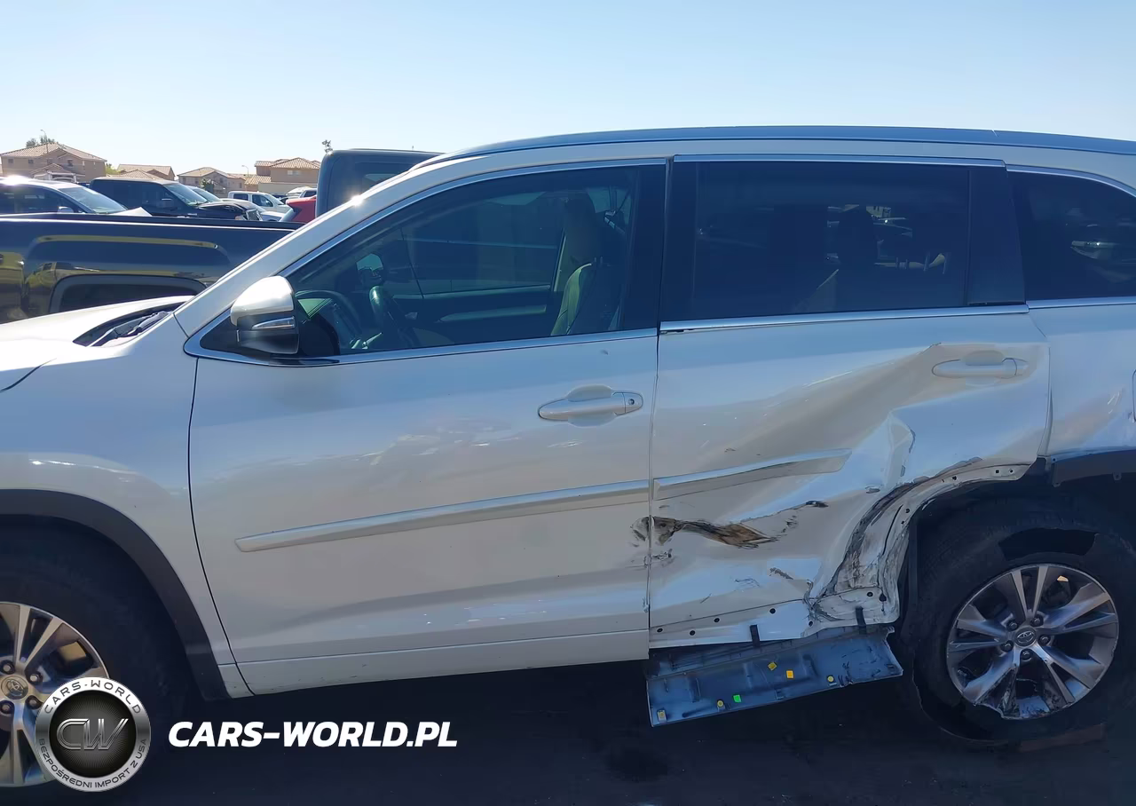 2015 Toyota Highlander Xle V6 VIN:5TDKKRFH8FS113222 - 14