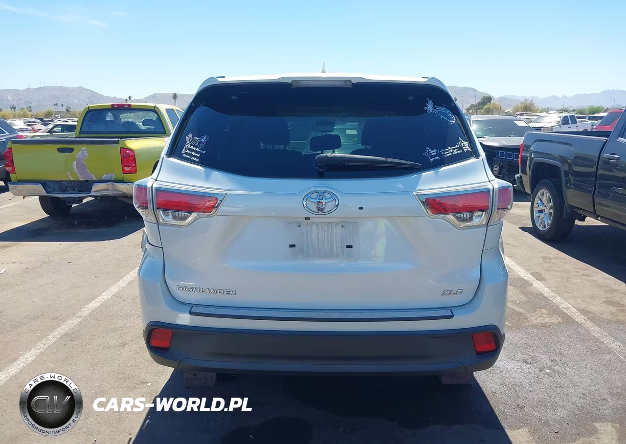 2015 Toyota Highlander Xle V6 VIN:5TDKKRFH8FS113222 - 16