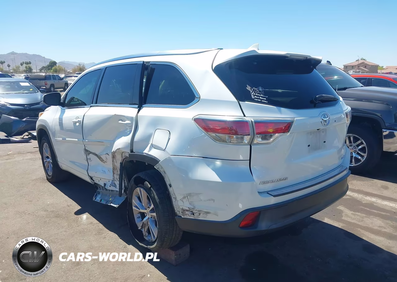 2015 Toyota Highlander Xle V6 VIN:5TDKKRFH8FS113222 - 3