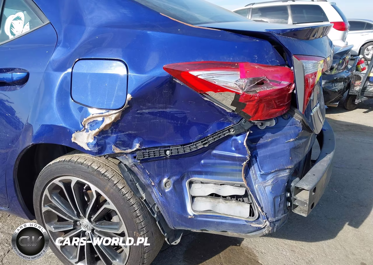 2015 Toyota Corolla S Plus VIN:5YFBURHE5FP319149 - 6