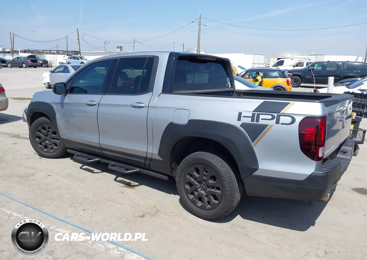 2023 Honda Ridgeline Sport VIN:5FPYK3F1XPB052415 - 3