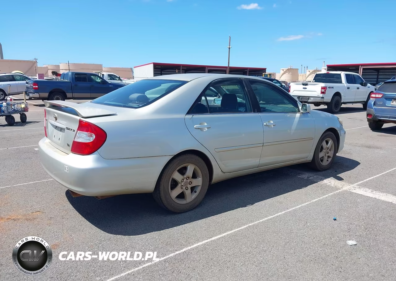 2002 Toyota Camry VIN:JTDBF32K620062738 - 4