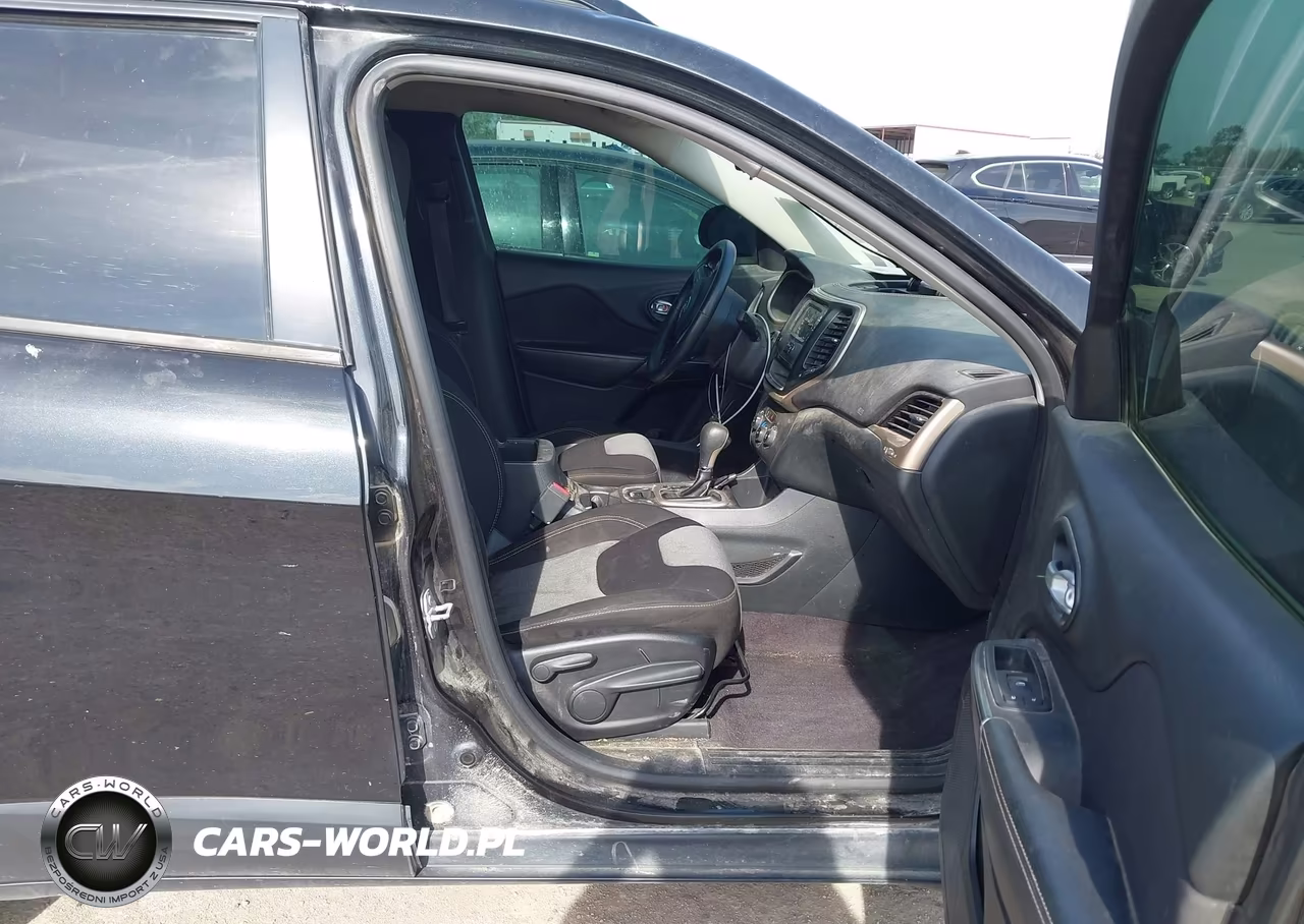 2016 Jeep Cherokee Sport VIN:1C4PJLAB2GW302362 - 5