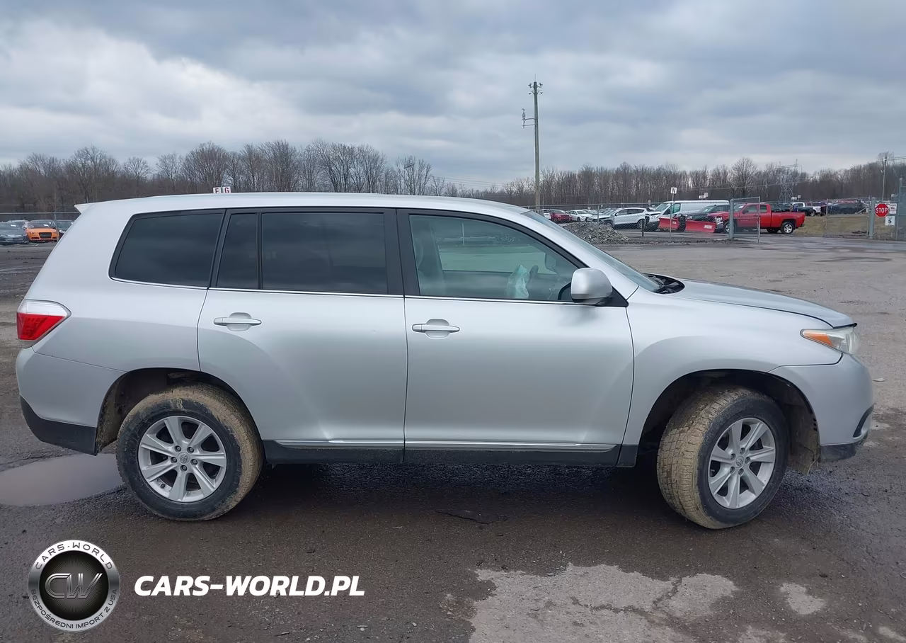 2013 Toyota Highlander Base V6 VIN:5TDBK3EH3DS253691 - 13
