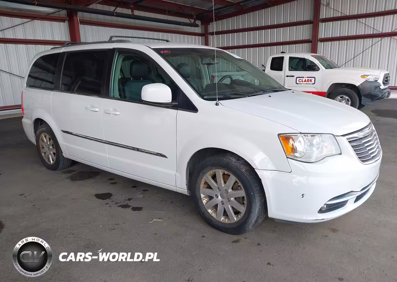 2016 Chrysler Town & Country Touring