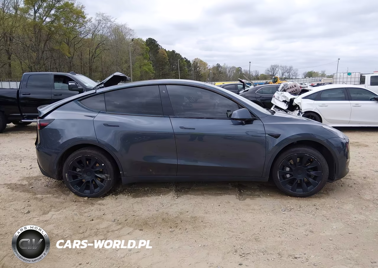2020 Tesla Model Y Long Range Dual Motor All-Wheel Drive-Performance Dual Motor All-Wheel Drive VIN:5YJYGDEFXLF000628 - 13