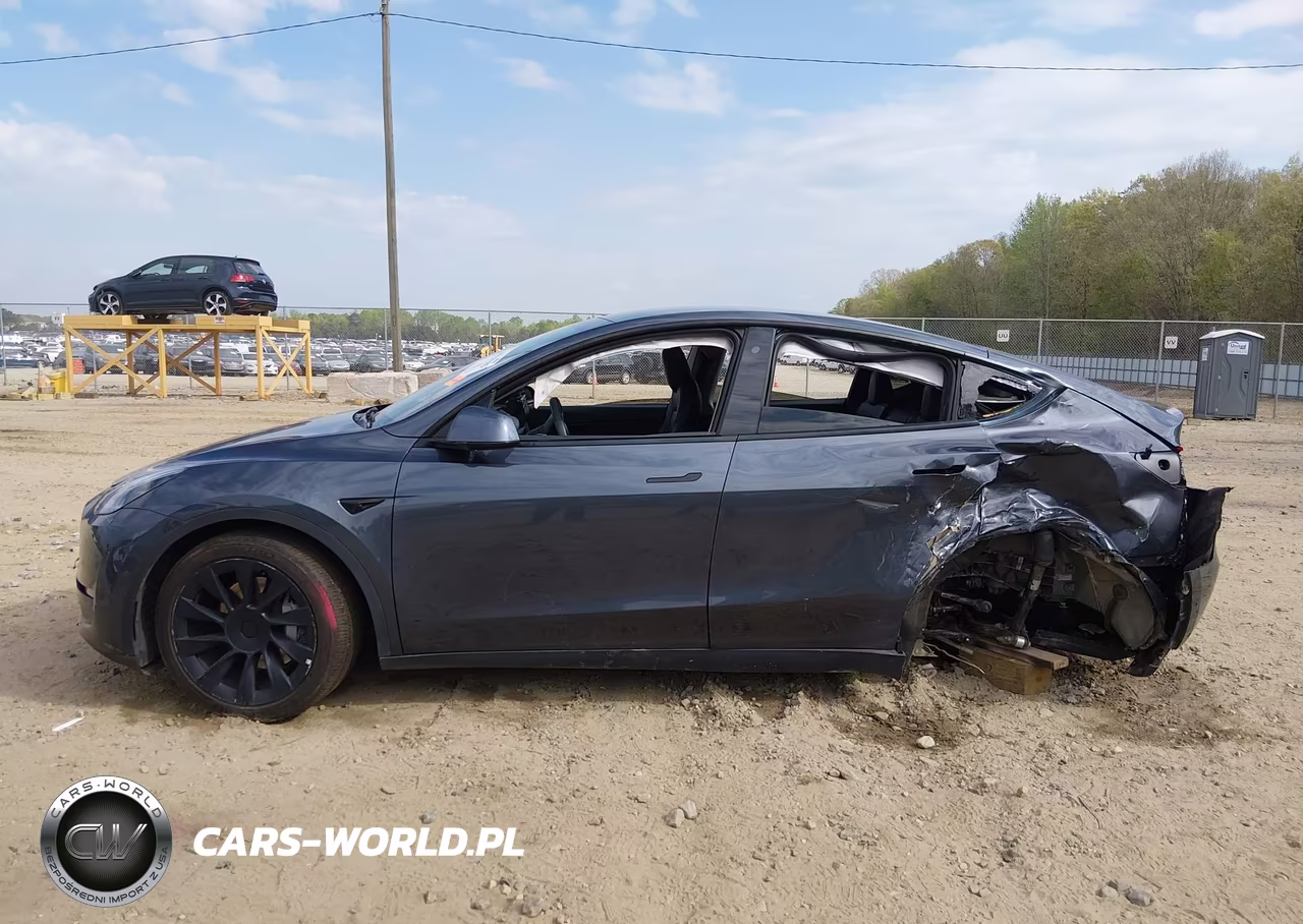 2020 Tesla Model Y Long Range Dual Motor All-Wheel Drive-Performance Dual Motor All-Wheel Drive VIN:5YJYGDEFXLF000628 - 14