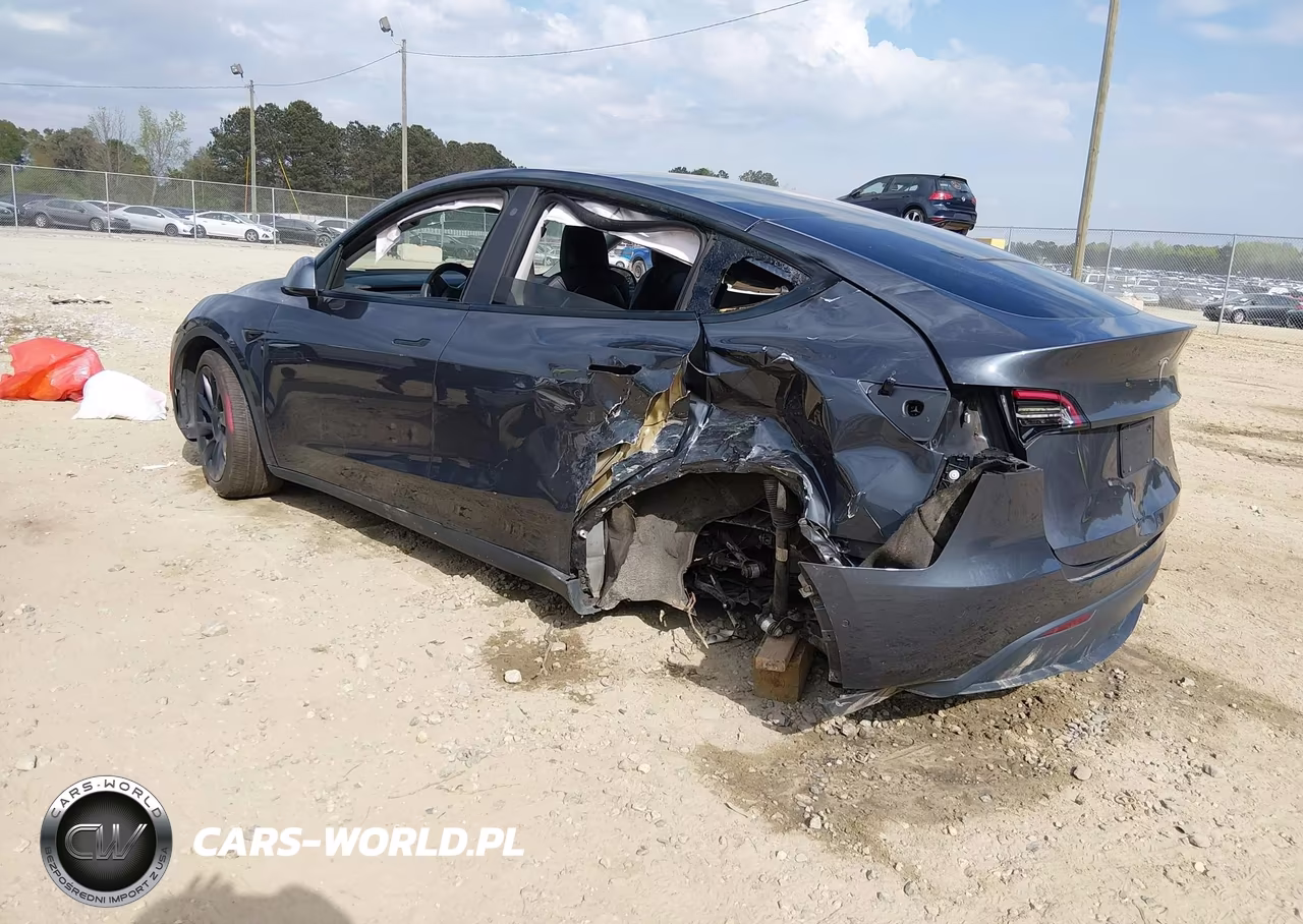 2020 Tesla Model Y Long Range Dual Motor All-Wheel Drive-Performance Dual Motor All-Wheel Drive VIN:5YJYGDEFXLF000628 - 3
