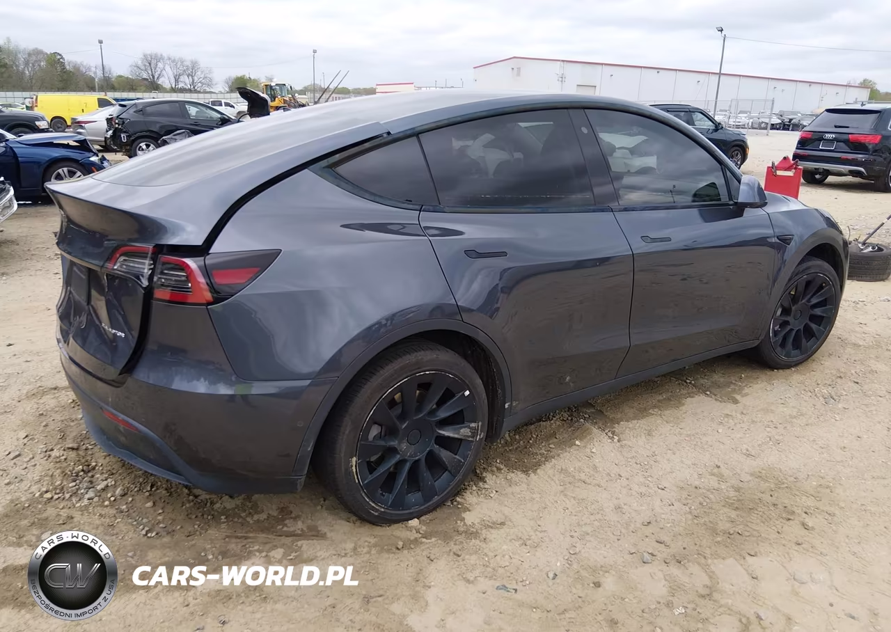 2020 Tesla Model Y Long Range Dual Motor All-Wheel Drive-Performance Dual Motor All-Wheel Drive VIN:5YJYGDEFXLF000628 - 4