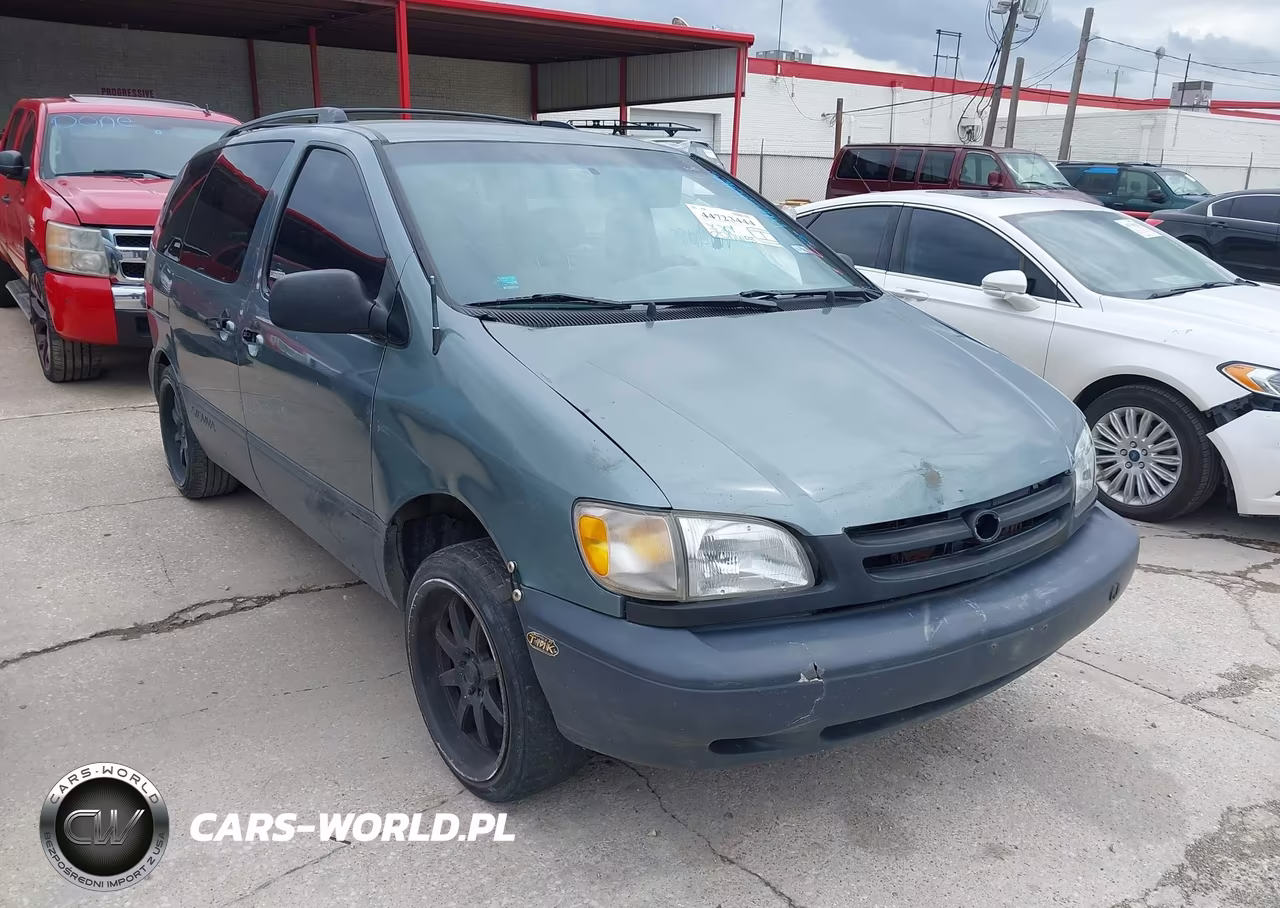 1999 Toyota Sienna Le