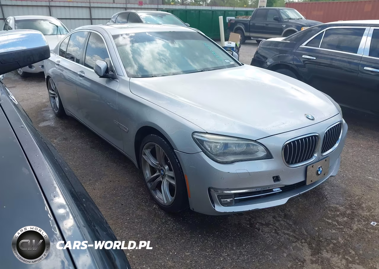 2013 BMW 740I