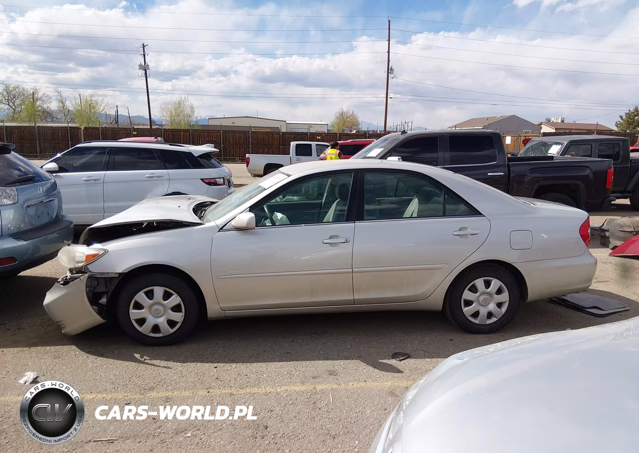 2002 Toyota Camry Le VIN:4T1BE32K02U620042 - 14