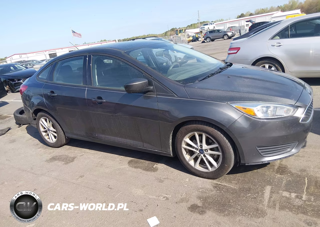 2018 Ford Focus Se VIN:1FADP3FE2JL275506 - 14