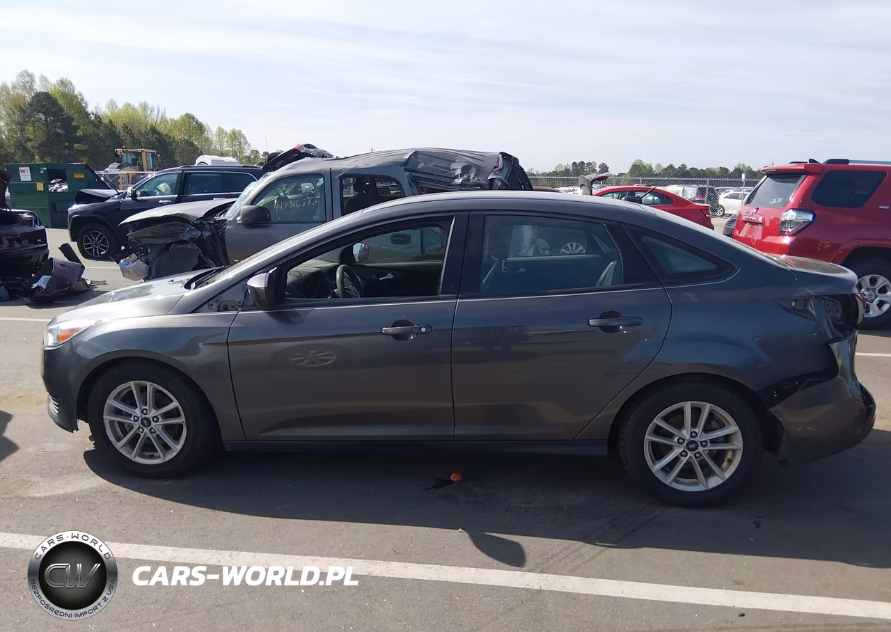 2018 Ford Focus Se VIN:1FADP3FE2JL275506 - 15