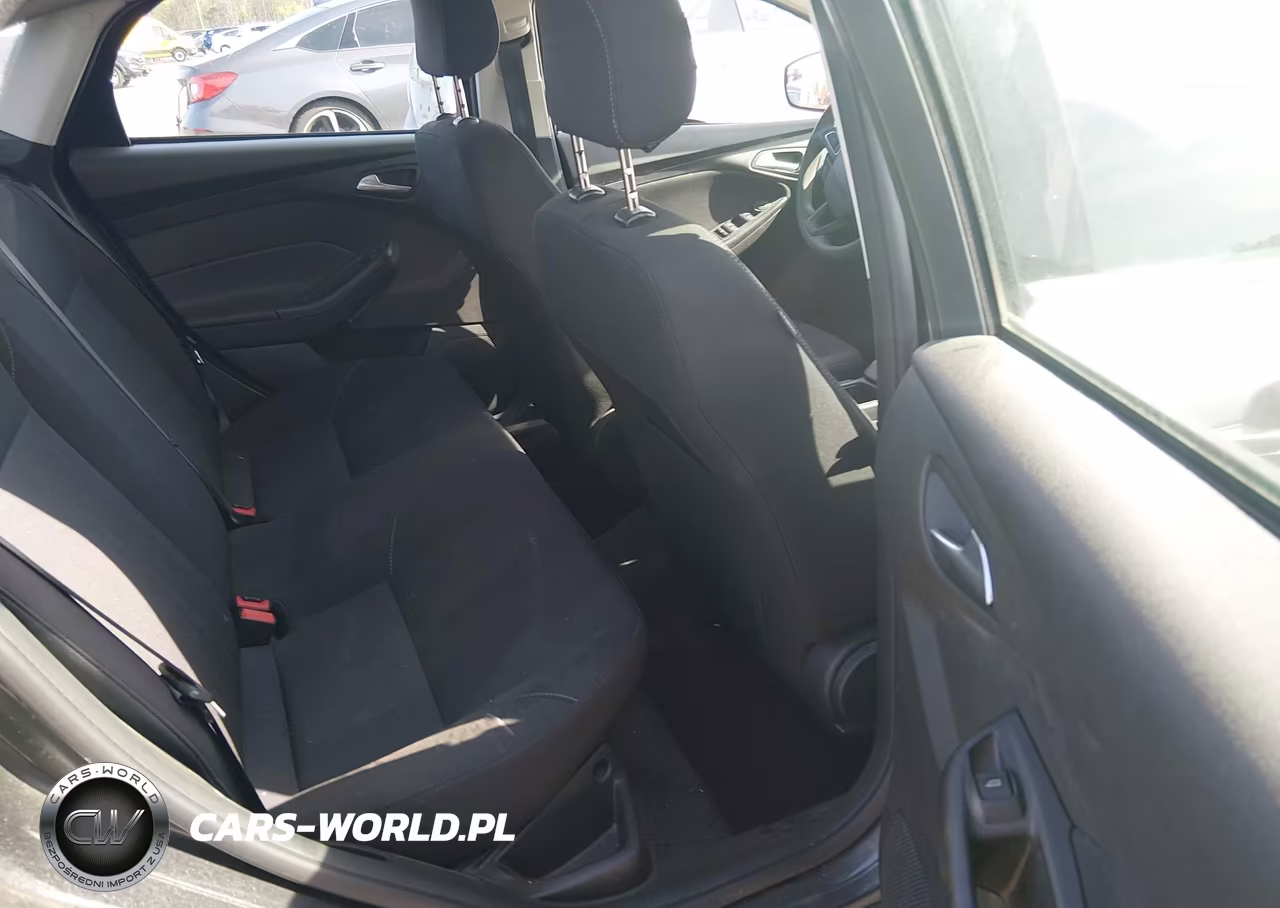 2018 Ford Focus Se VIN:1FADP3FE2JL275506 - 8