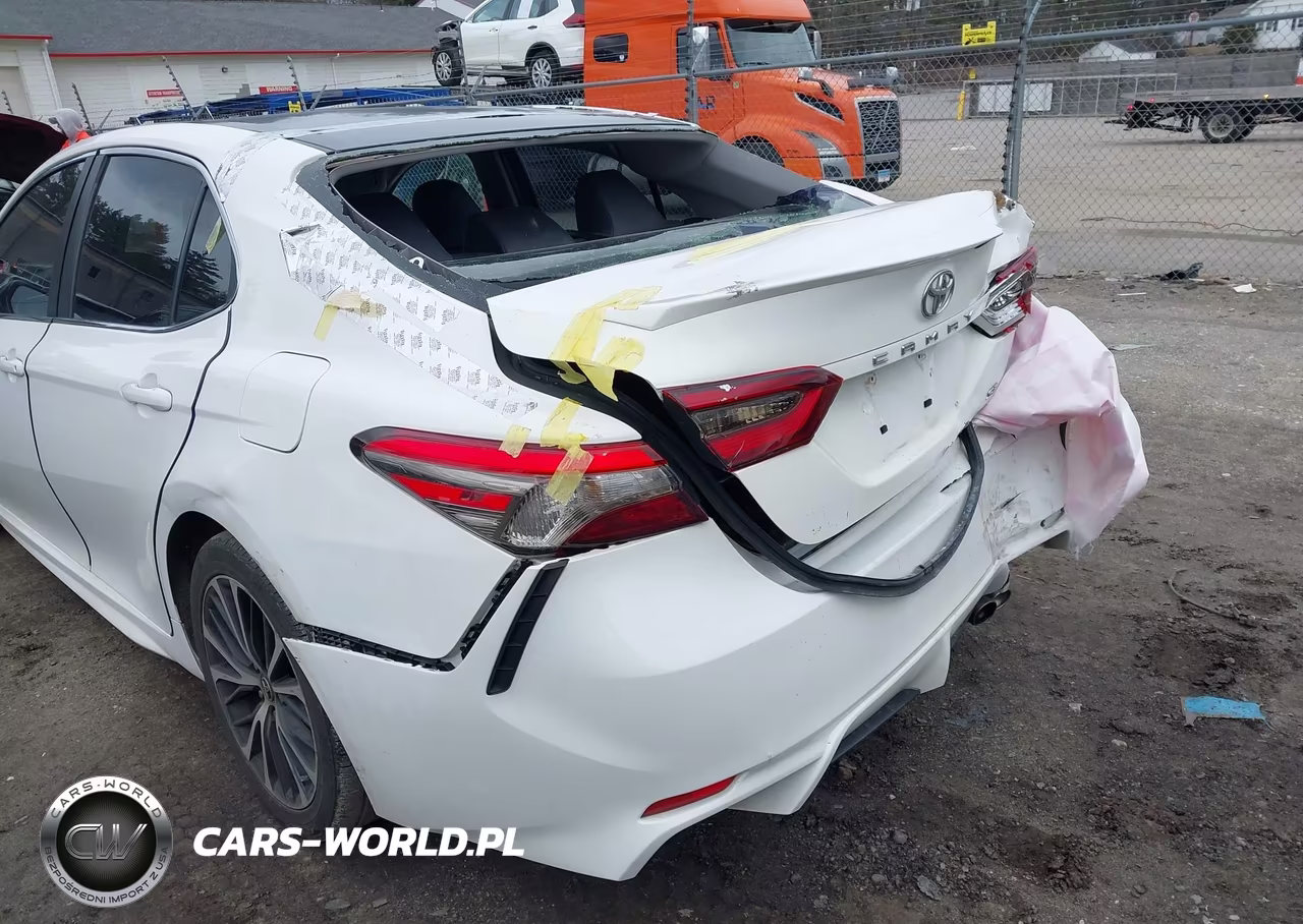 2018 Toyota Camry Se VIN:JTNB11HK4J3047626 - 17
