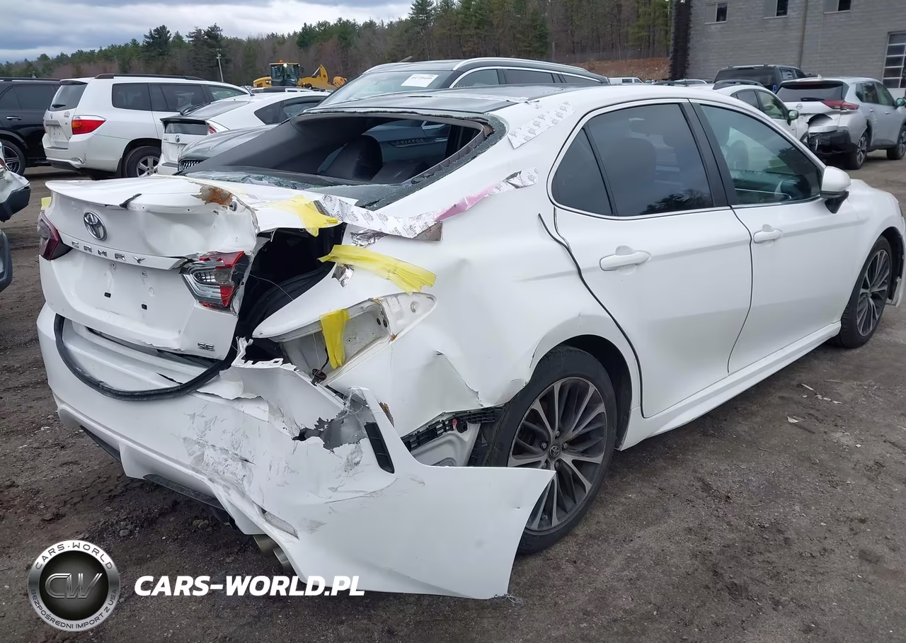 2018 Toyota Camry Se VIN:JTNB11HK4J3047626 - 4