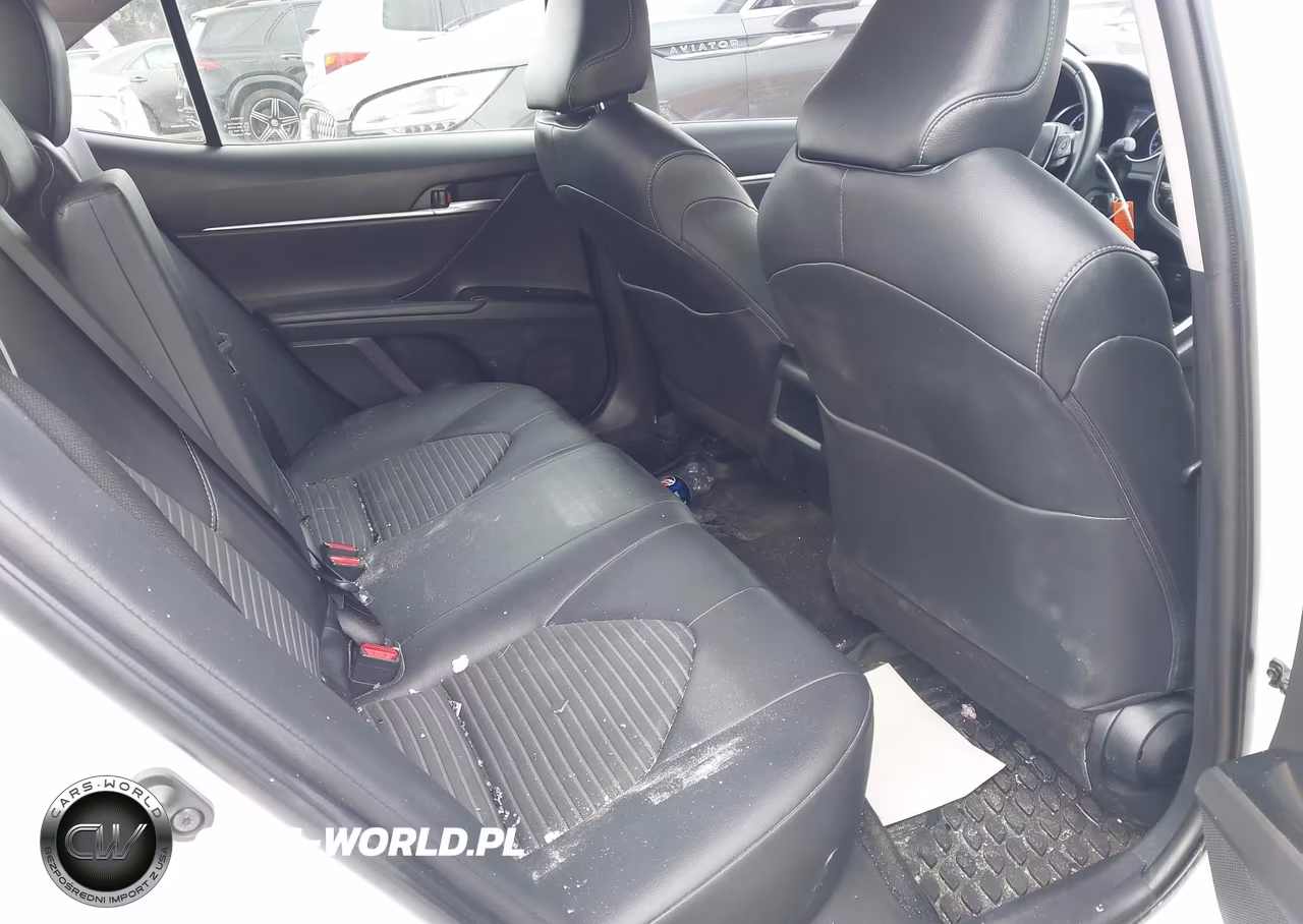 2018 Toyota Camry Se VIN:JTNB11HK4J3047626 - 8
