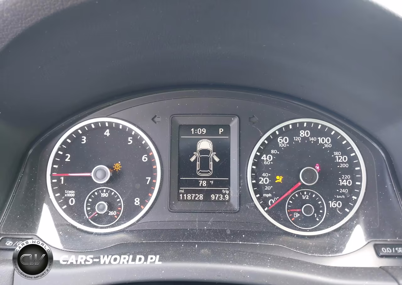 2017 Volkswagen Tiguan 2.0T Wolfsburg Edition VIN:WVGSV7AX7HK035063 - 7