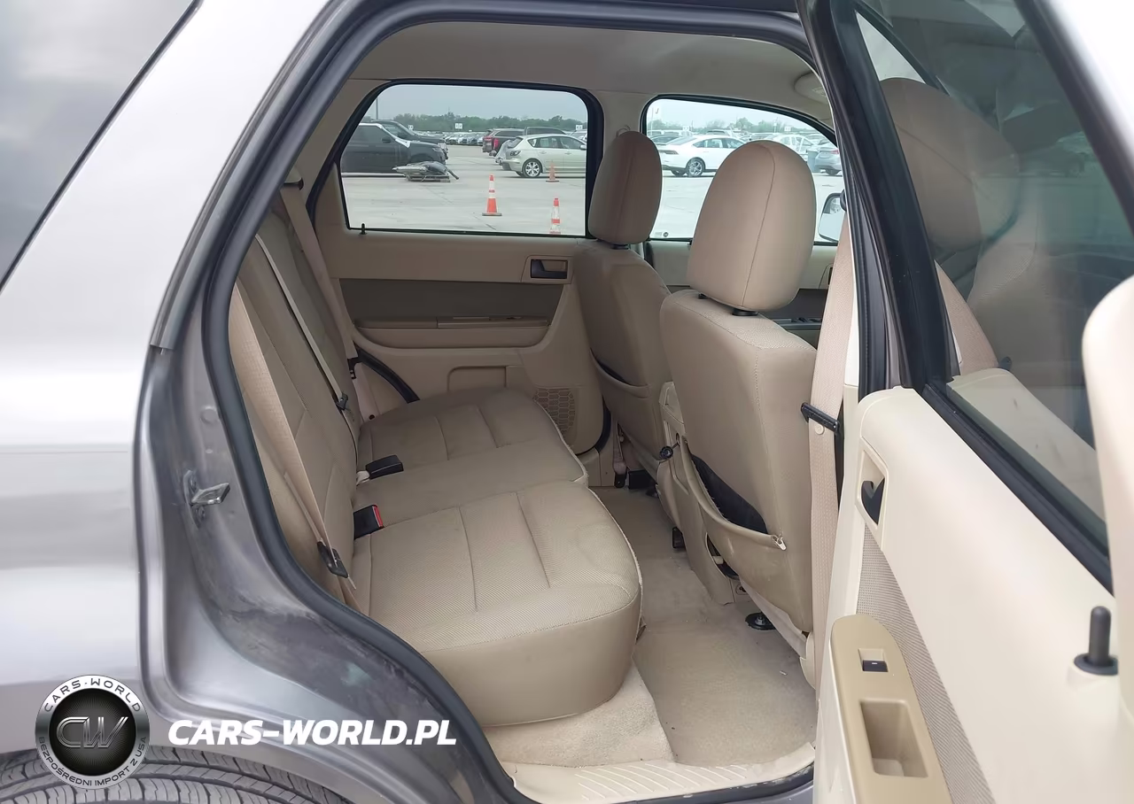 2010 Ford Escape Xlt VIN:1FMCU0DG9AKA70039 - 8