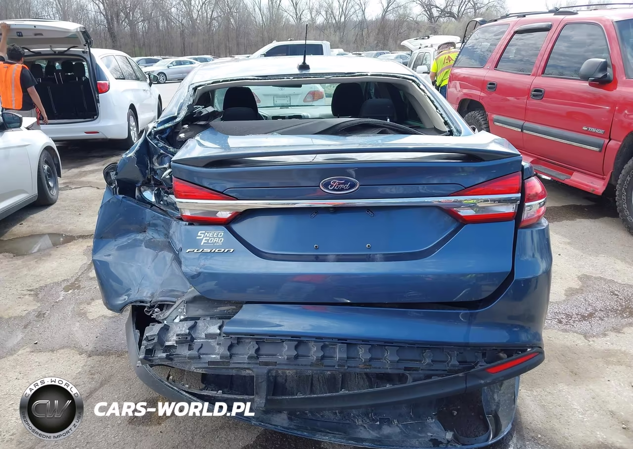 2018 Ford Fusion S VIN:3FA6P0G76JR256871 - 16
