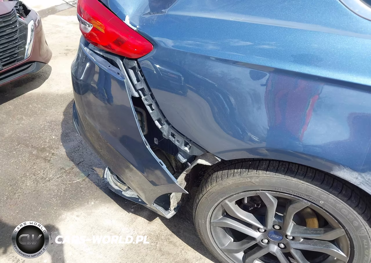 2018 Ford Fusion S VIN:3FA6P0G76JR256871 - 17