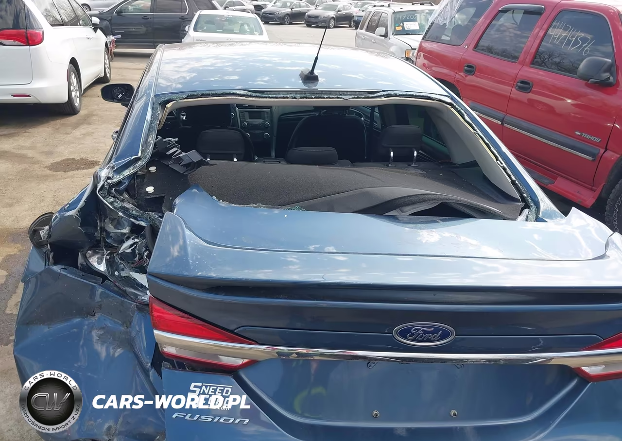 2018 Ford Fusion S VIN:3FA6P0G76JR256871 - 20