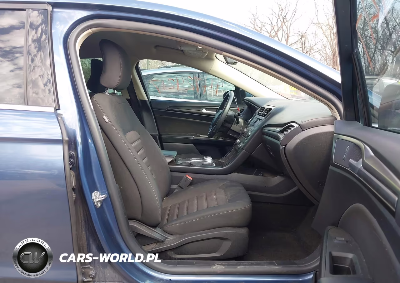 2018 Ford Fusion S VIN:3FA6P0G76JR256871 - 5