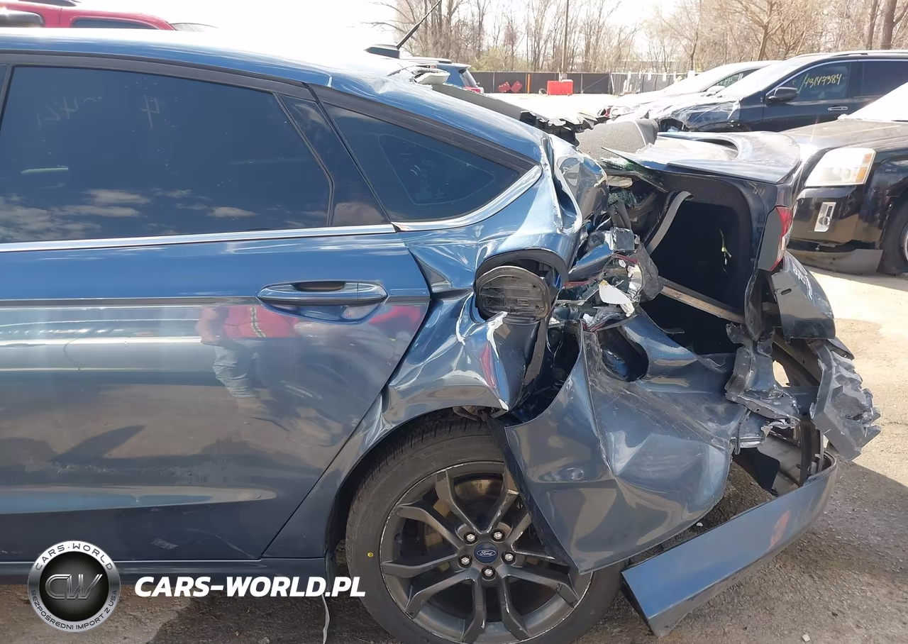 2018 Ford Fusion S VIN:3FA6P0G76JR256871 - 6