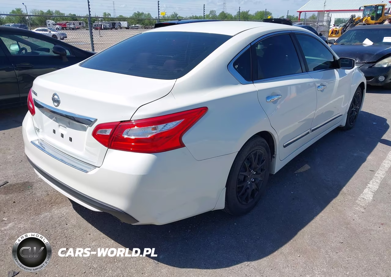 2017 Nissan Altima 2.5 S VIN:1N4AL3AP3HC123297 - 4