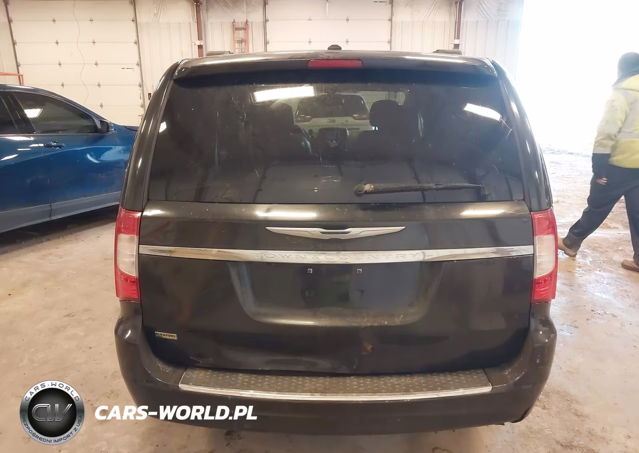 2016 Chrysler Town & Country Touring VIN:2C4RC1BG2GR291017 - 16