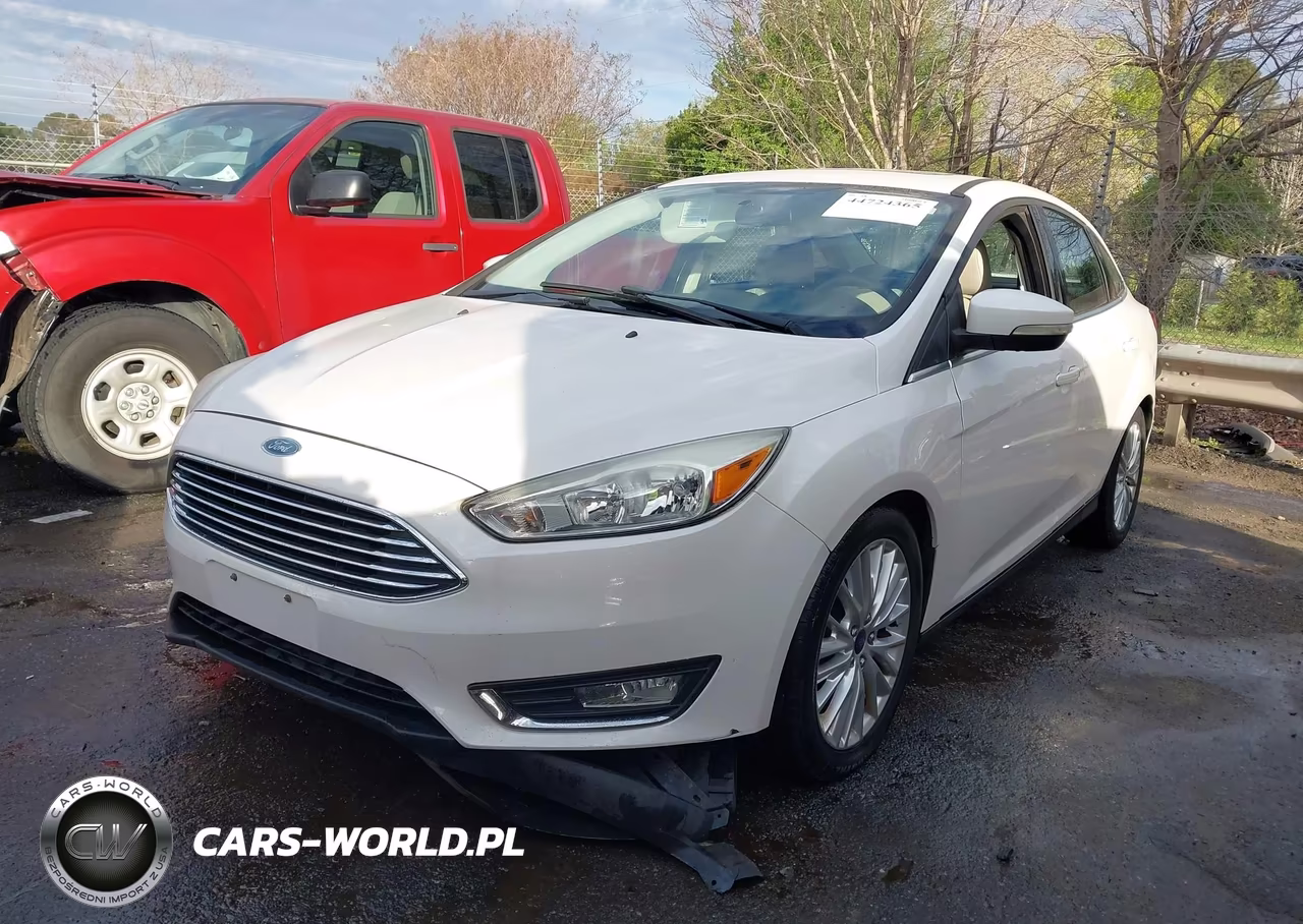 2015 Ford Focus Titanium VIN:1FADP3J26FL200585 - 2