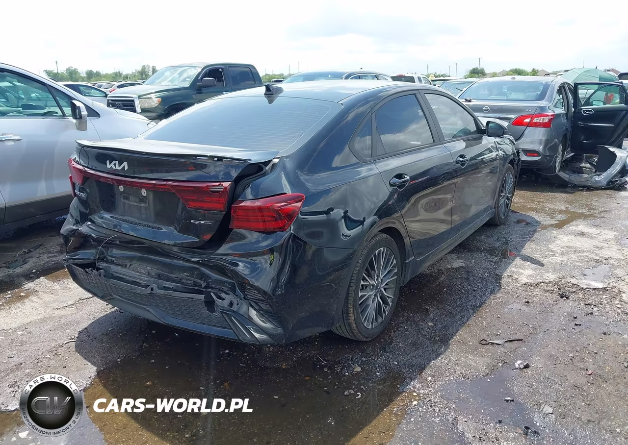 2024 Kia Forte Gt-Line VIN:3KPF54AD0RE691121 - 4