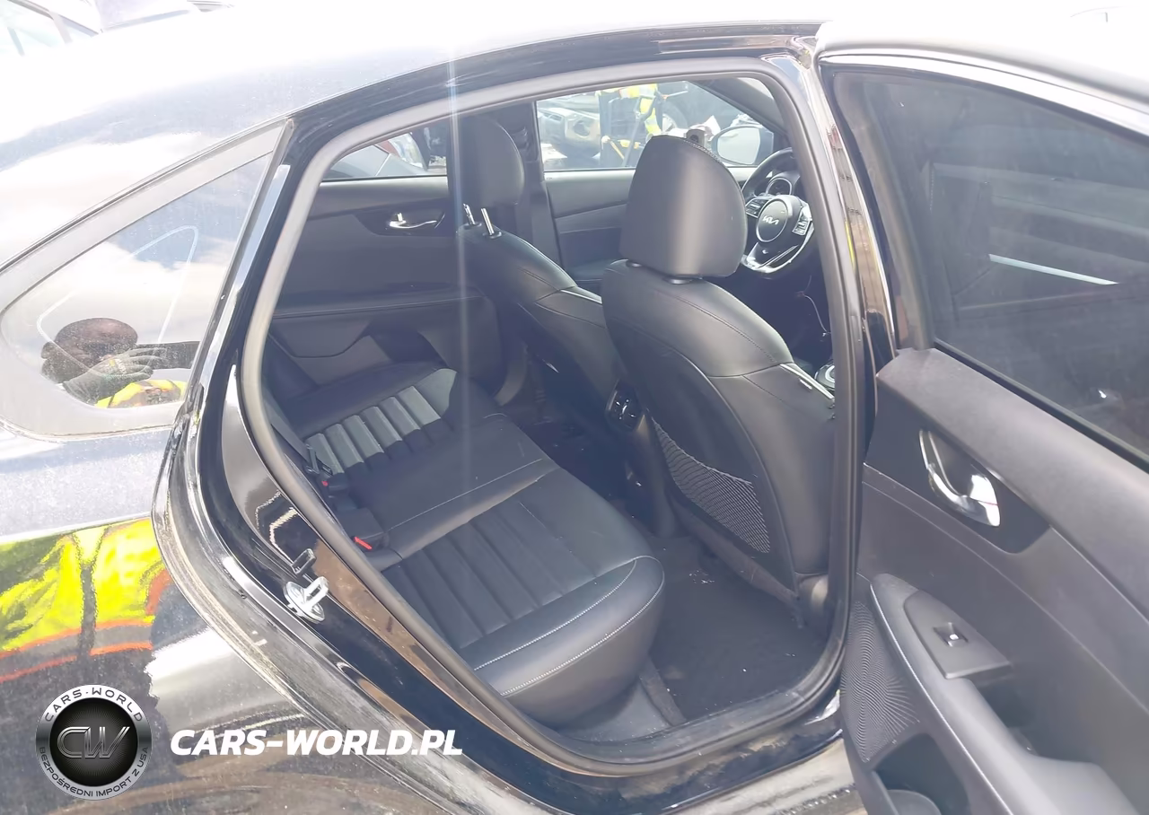 2024 Kia Forte Gt-Line VIN:3KPF54AD0RE691121 - 8