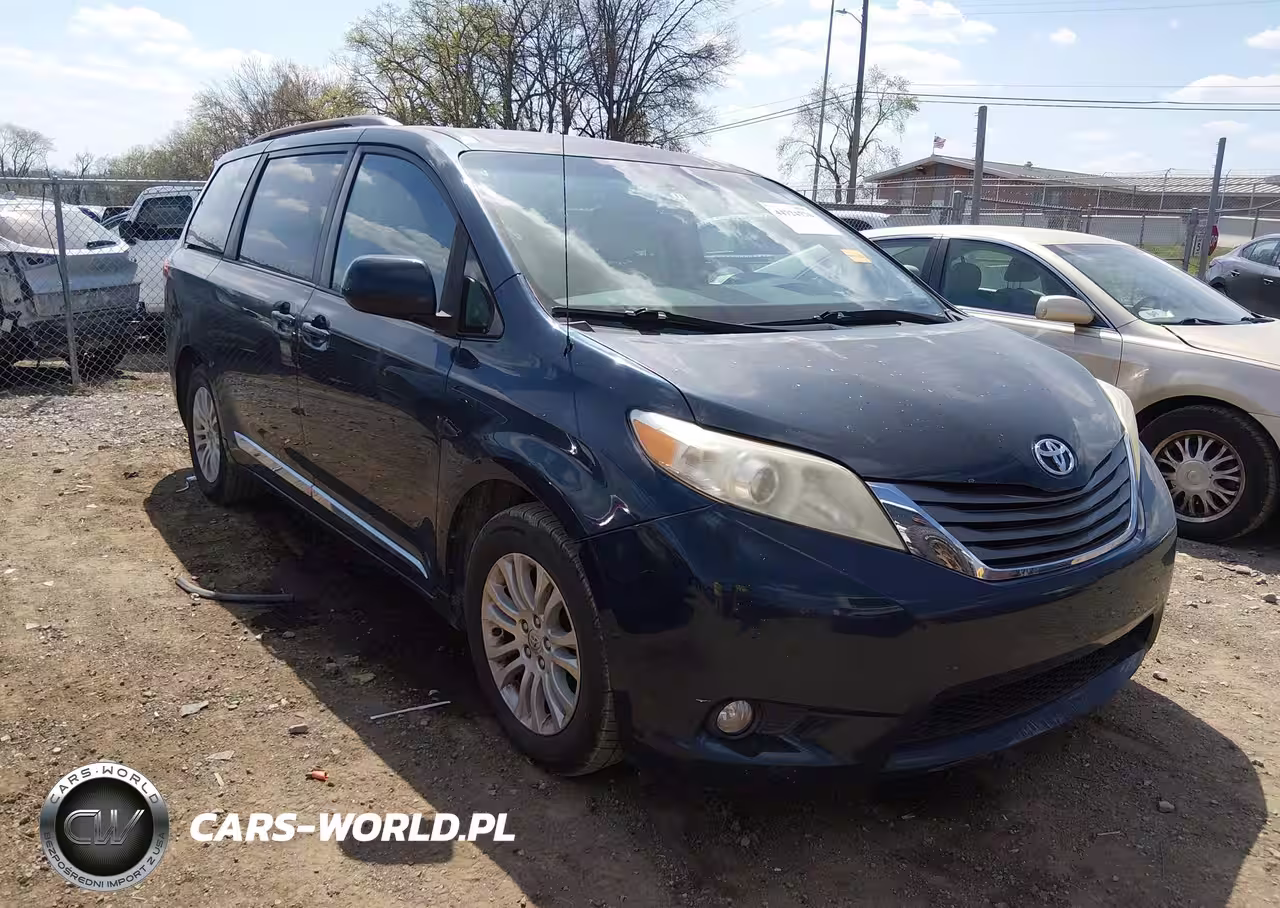 2012 Toyota Sienna Xle V6 8 Passenger