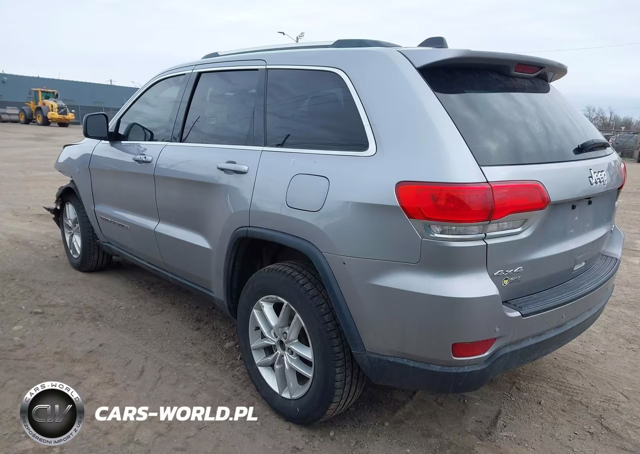 2018 Jeep Grand Cherokee Laredo E 4X4 VIN:1C4RJFAG6JC240723 - 3