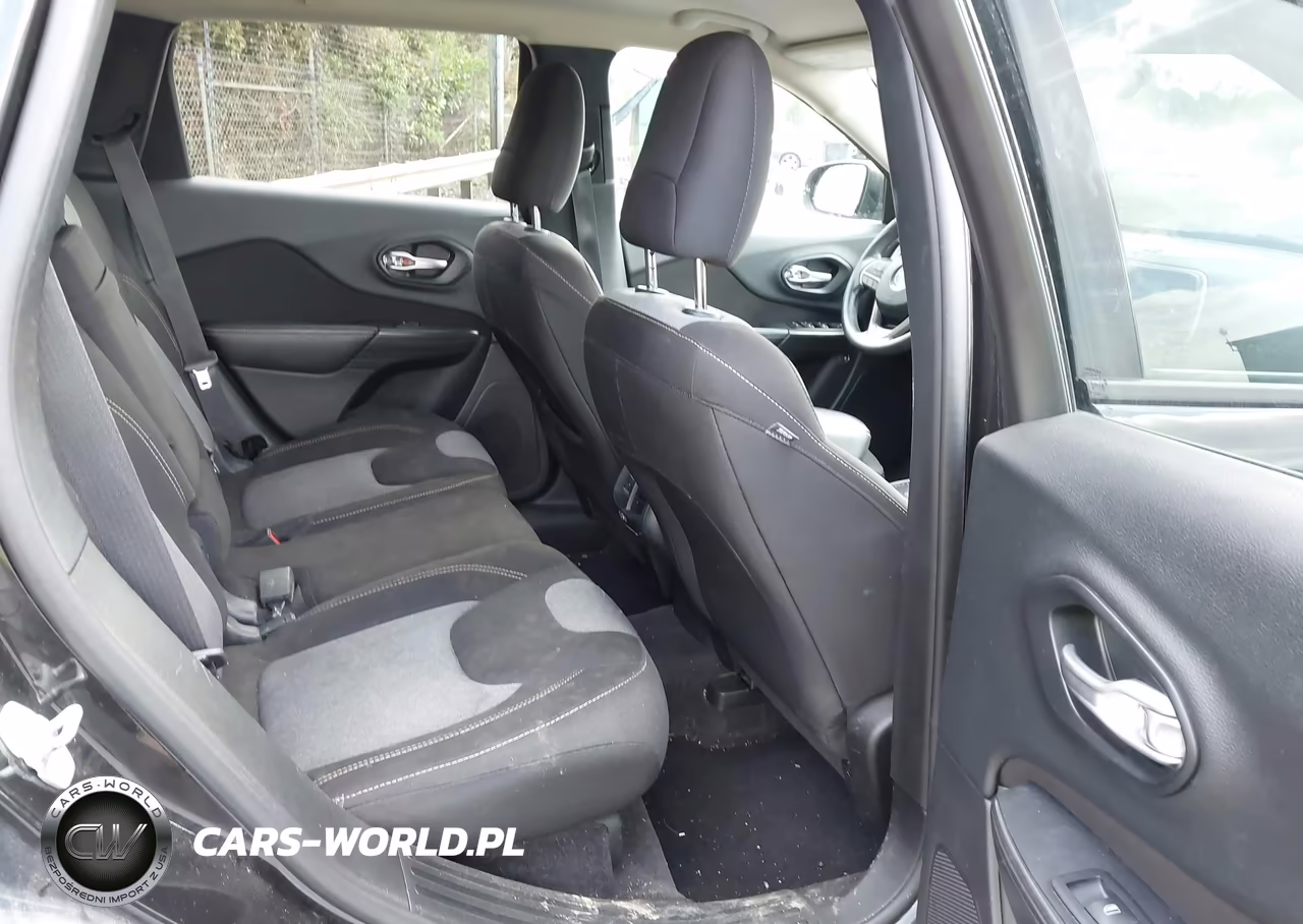 2016 Jeep Cherokee Sport VIN:1C4PJLAB6GW222532 - 8