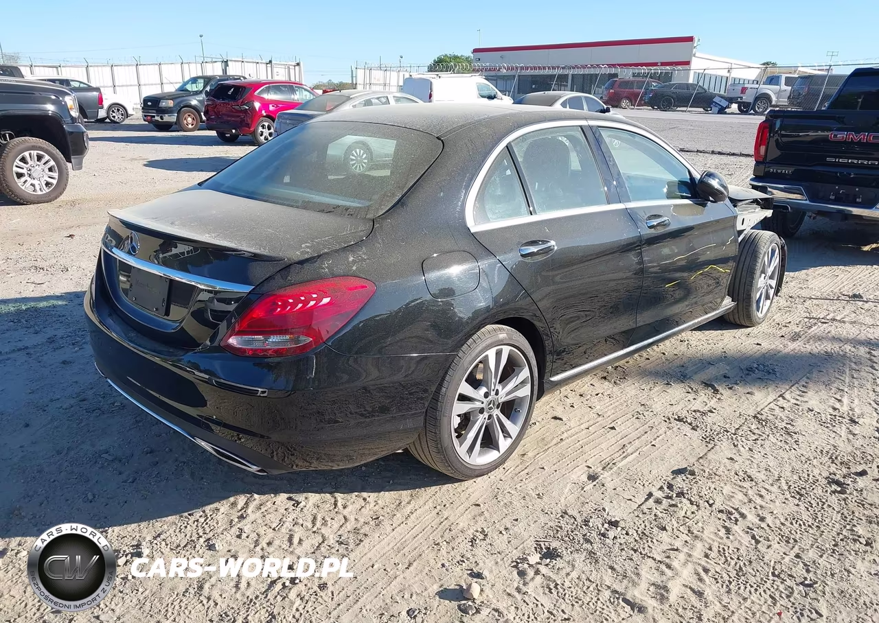 2017 Mercedes-Benz C 300 VIN:55SWF4JB0HU219794 - 4