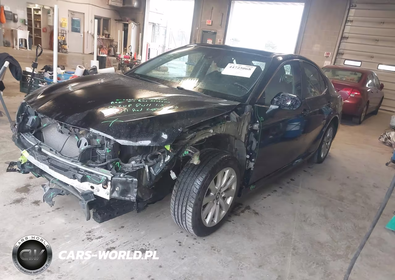 2018 Toyota Camry Le VIN:4T1B11HK4JU618509 - 2