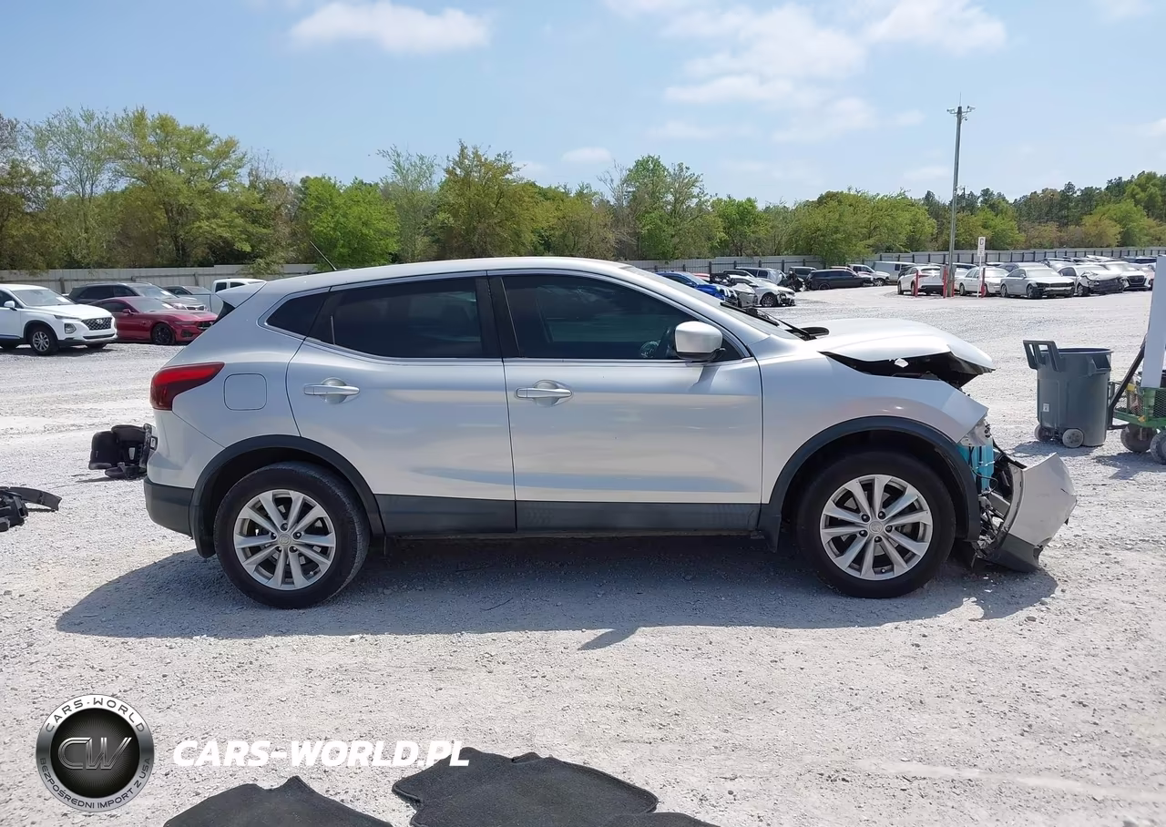 2017 Nissan Rogue Sport S VIN:JN1BJ1CP3HW023286 - 13
