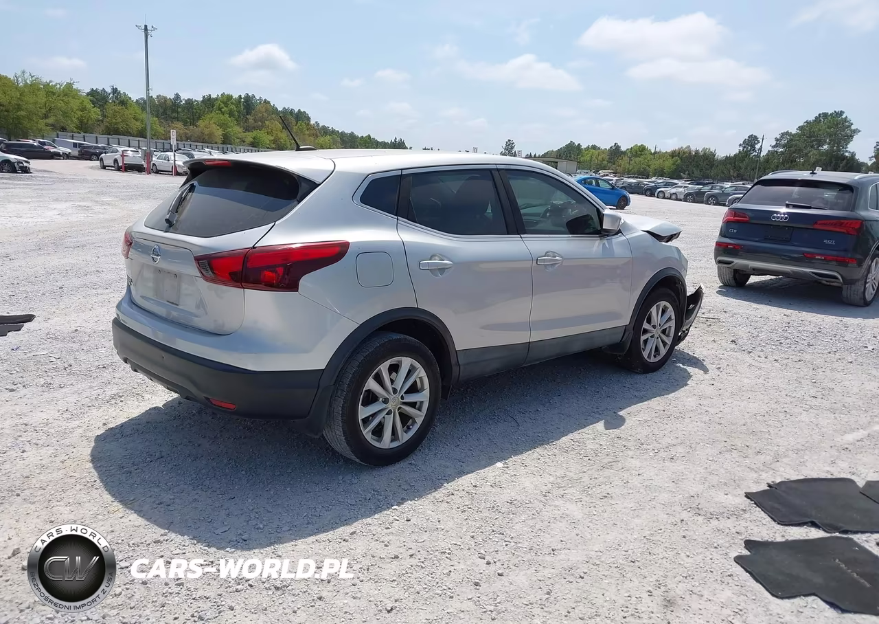 2017 Nissan Rogue Sport S VIN:JN1BJ1CP3HW023286 - 4