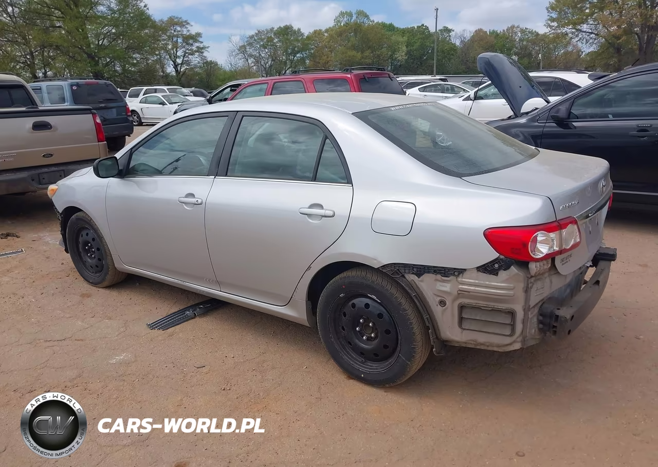 2013 Toyota Corolla Le VIN:5YFBU4EE4DP204756 - 3