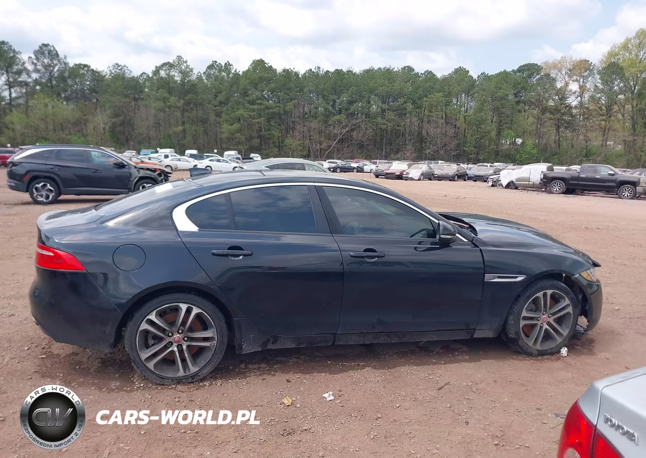 2017 Jaguar Xe 35T Premium VIN:SAJAJ4BV9HA957333 - 14