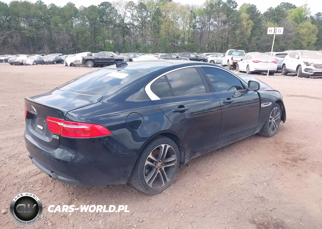 2017 Jaguar Xe 35T Premium VIN:SAJAJ4BV9HA957333 - 4
